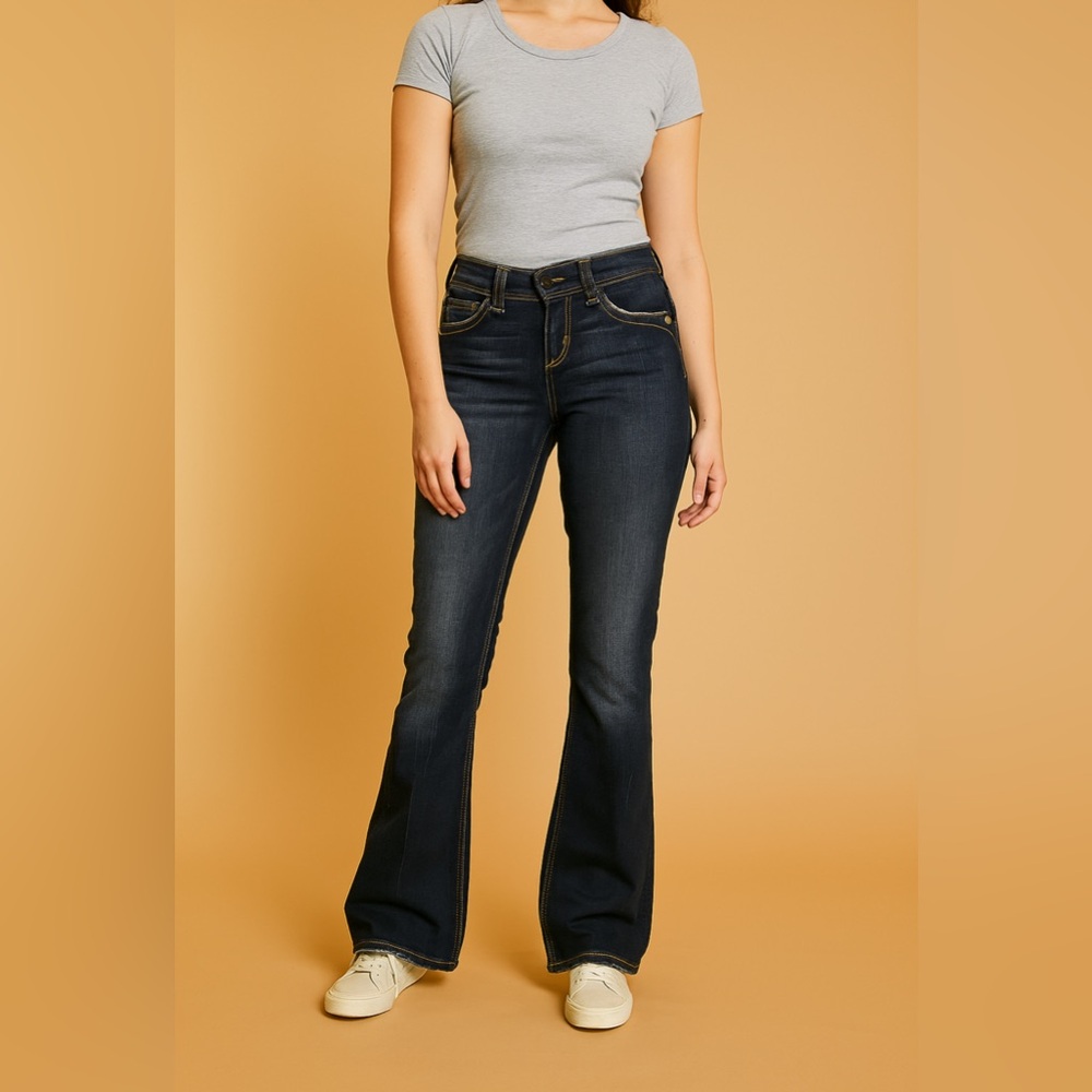 Levi’s straight leg jeans
